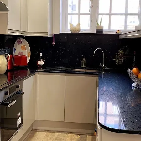 Stylish And Cosy 3 Bedroom Appartment